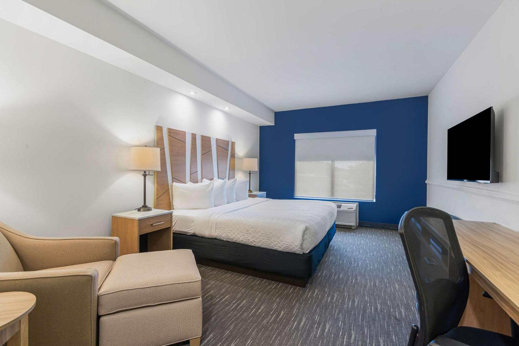Best Western Plus Westgate Inn And Suites Leland Εξωτερικό φωτογραφία