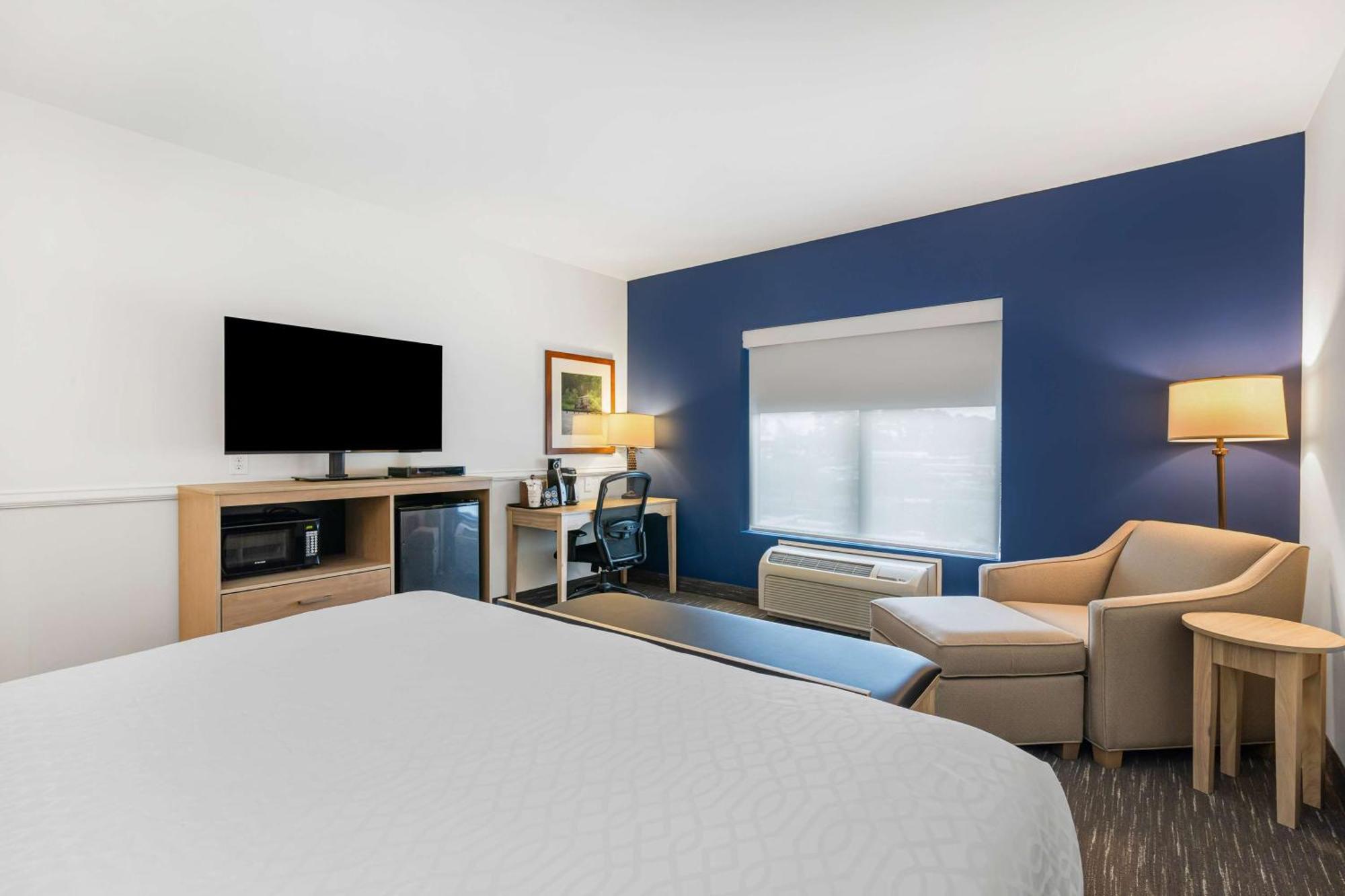 Best Western Plus Westgate Inn And Suites Leland Εξωτερικό φωτογραφία