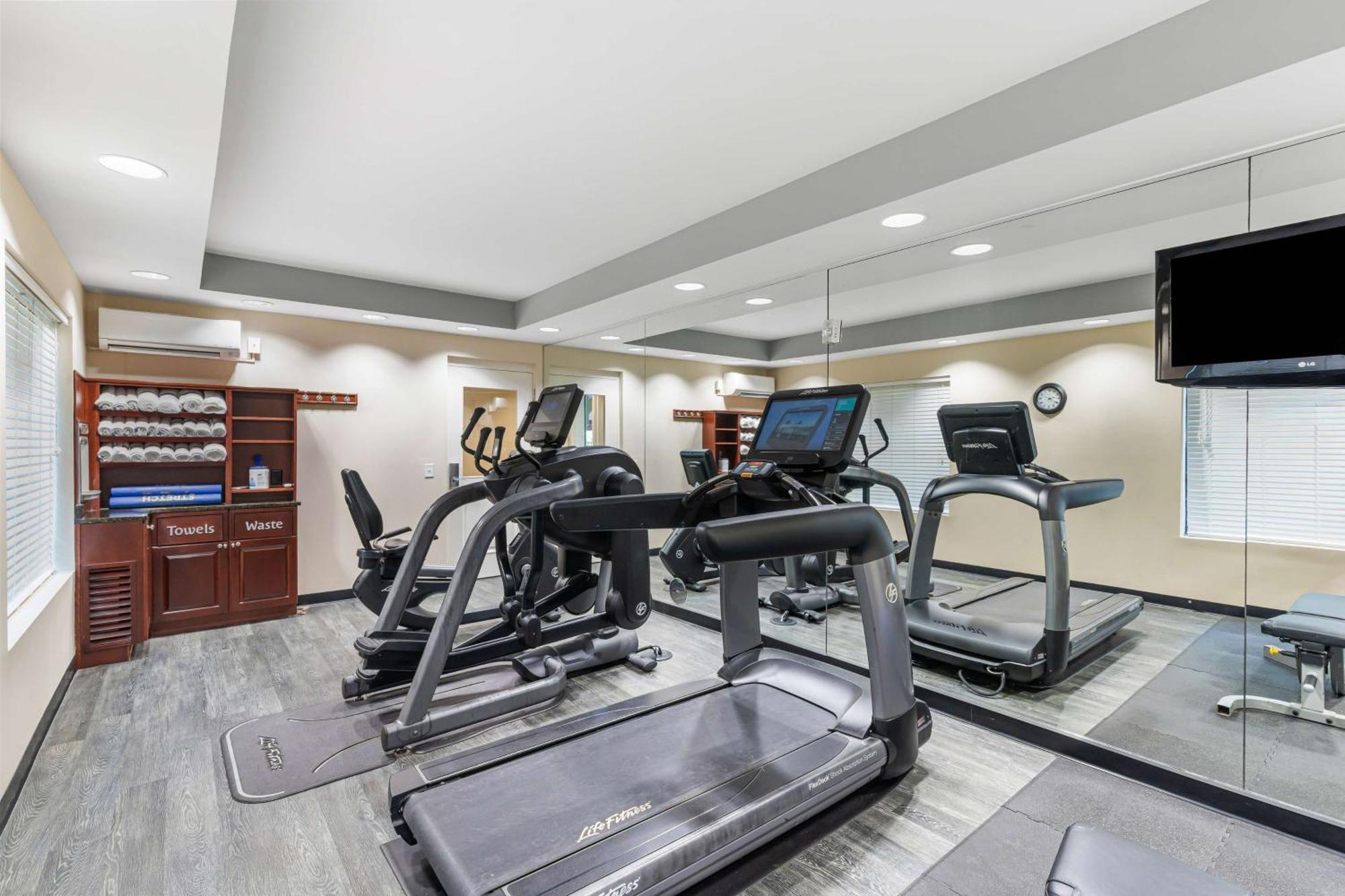 Best Western Plus Westgate Inn And Suites Leland Εξωτερικό φωτογραφία